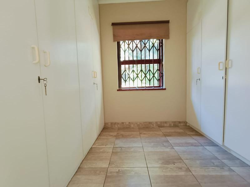 4 Bedroom Property for Sale in Schoongezicht Western Cape